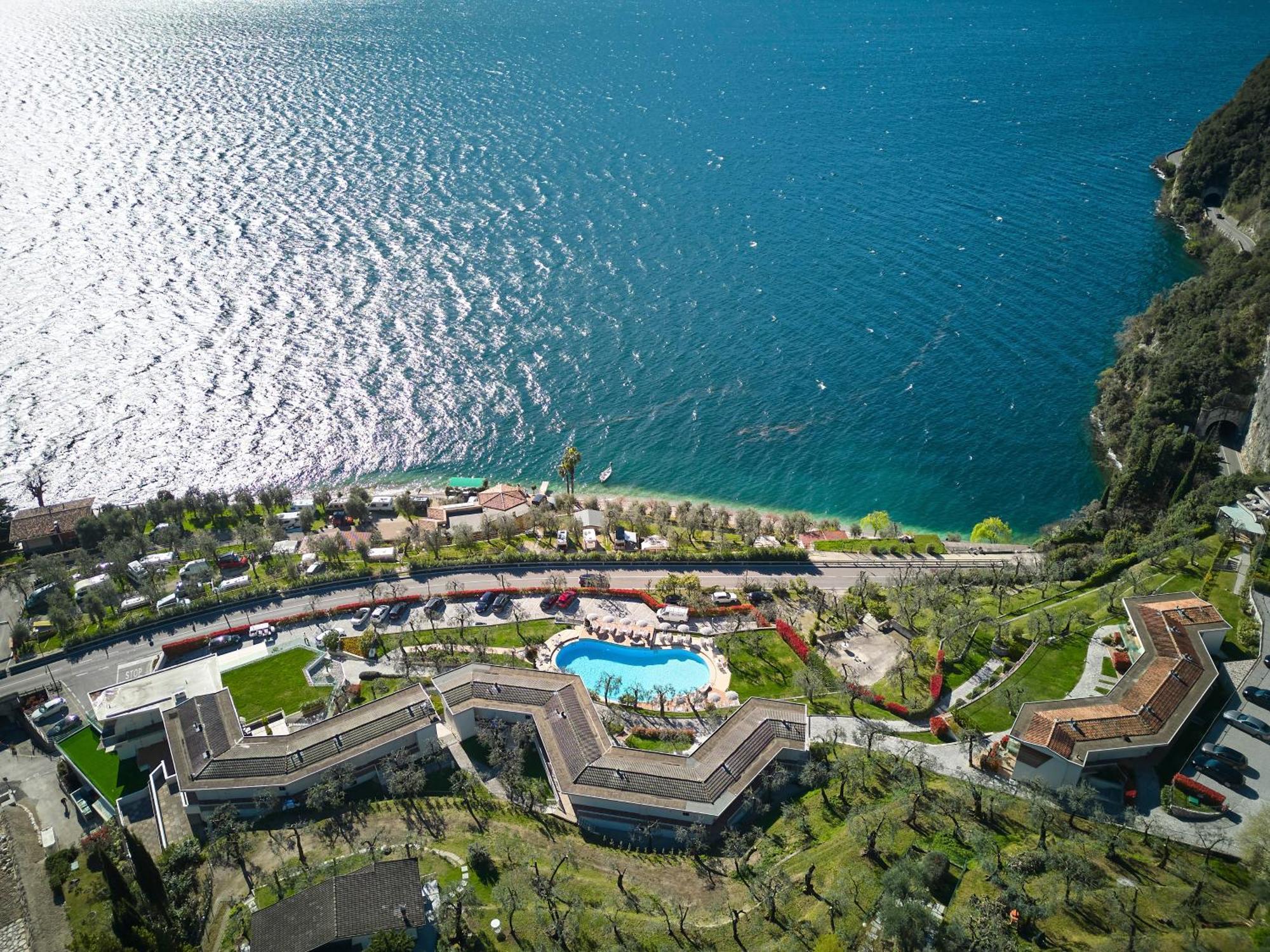 Hotel Atilius - Adults Only リモーネ・スル・ガルダ エクステリア 写真